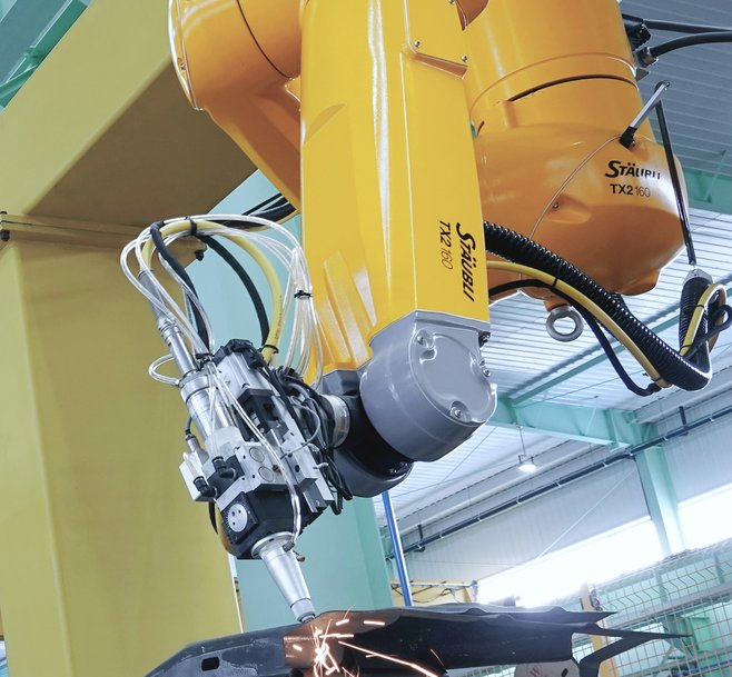 Stäubli präsentiert neuen Laserschneidroboter TX2-160L HDP auf der Automatica 2022